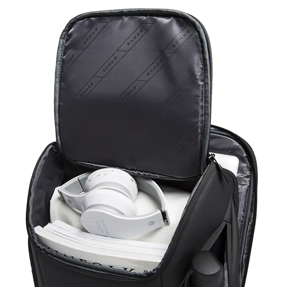 laptop backpack Dubai – Bange 7267 Laptop Backpack - Lifestyle usage context - Angle 24 (normal)